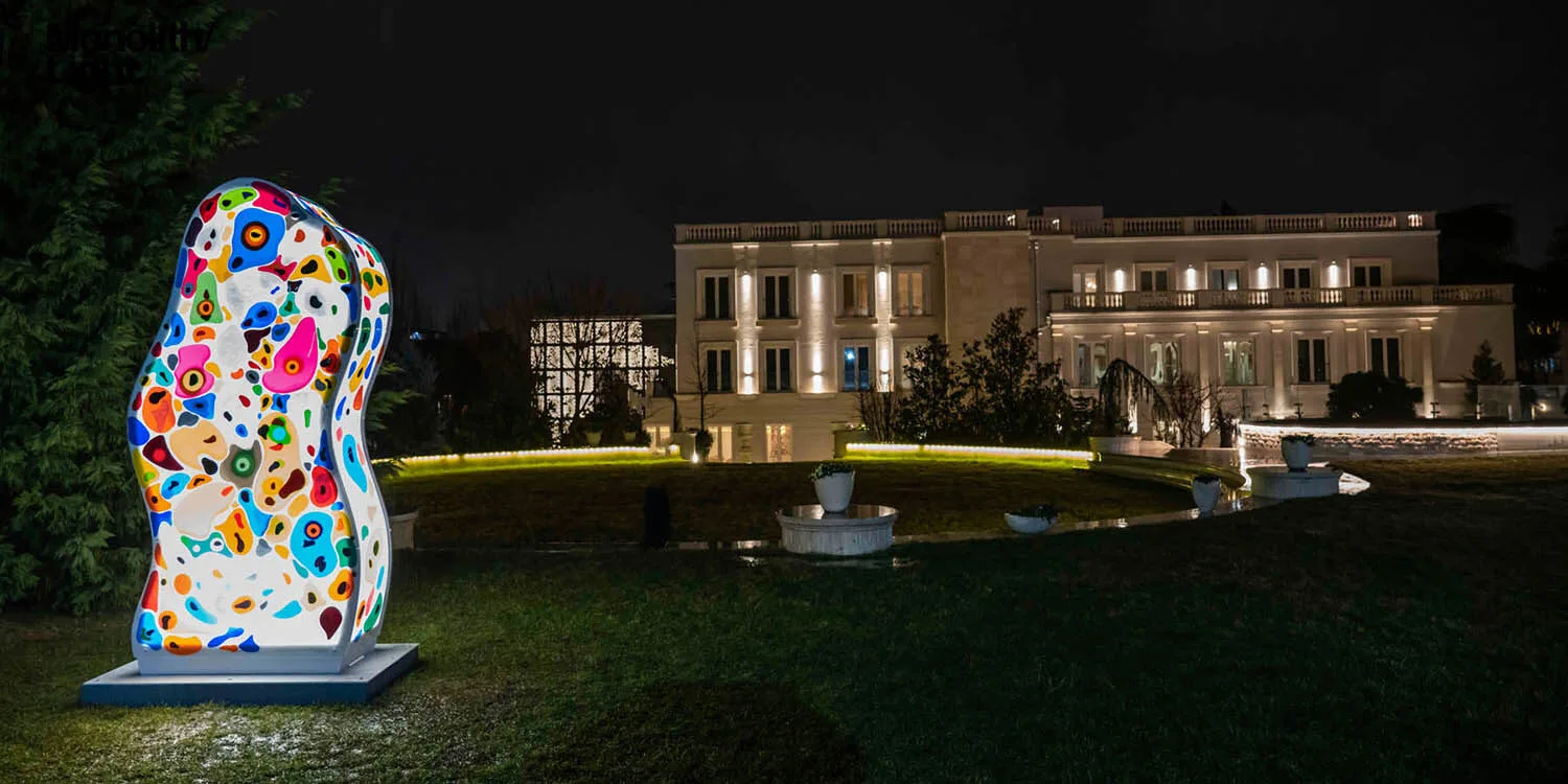 Monolith-light-sculpture-by-Marko-Gavrilovic-Artzept-first-prize